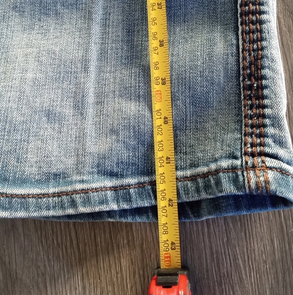 Cowgirl Tuff Brown Stitch 34x35 - Picture 7 of 9